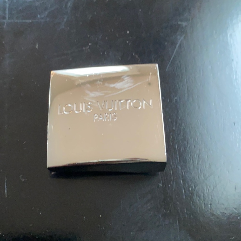 COPY - Louis Vuitton belt buckle